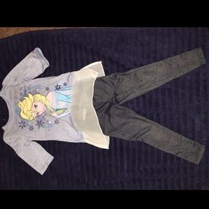 Disney’s frozen 2-piece set outfit XS (4/5)